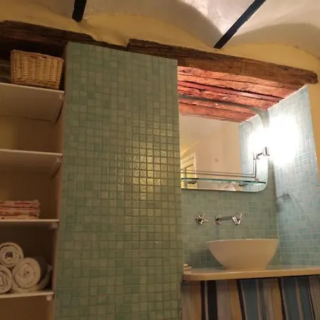 Sleeps 6 Wifi