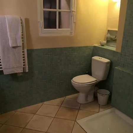 Sleeps 6 Wifi شقة كان